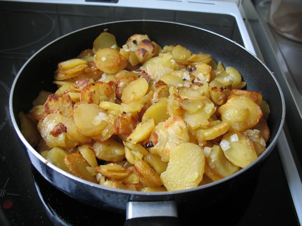 Crispy Fried Potatoes with Onions