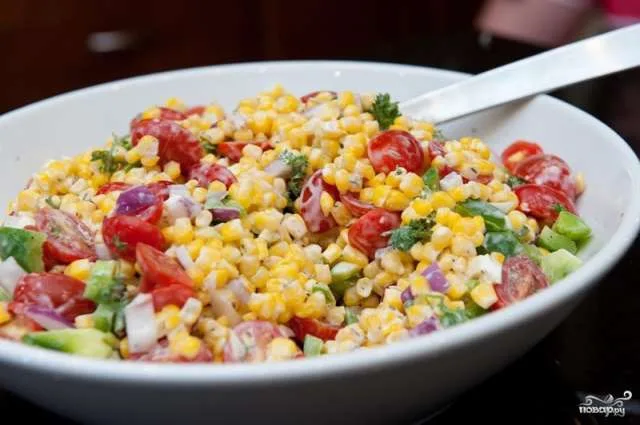 Tropical Banana and Roasted Pepper Salad with Corn and Tomato