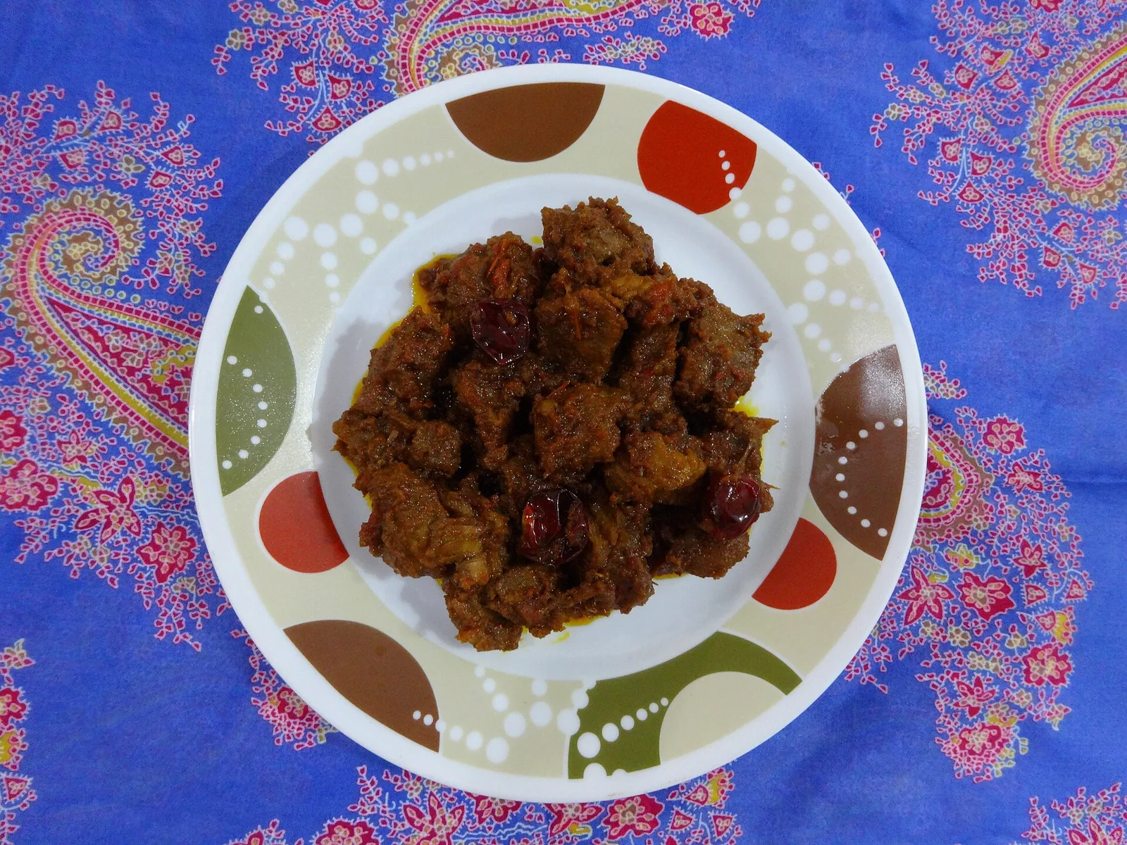 ЯловичийRendang (Рендан)