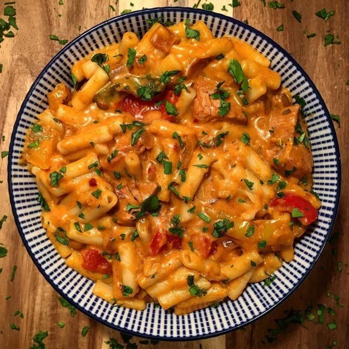 Pasta with Chicken and Cheese Fajita Style