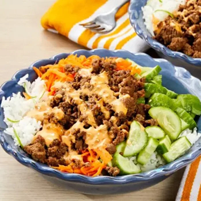 Beef Bánh Mì-Style Bowl with Sriracha-Mayo Sauce