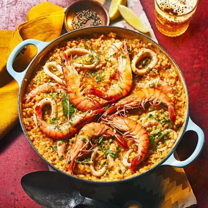 Рис с креветками и кальмаром