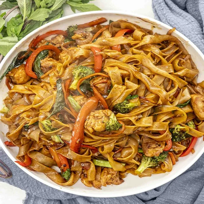 Pad Kee Мао — пьяная лапша с говядиной