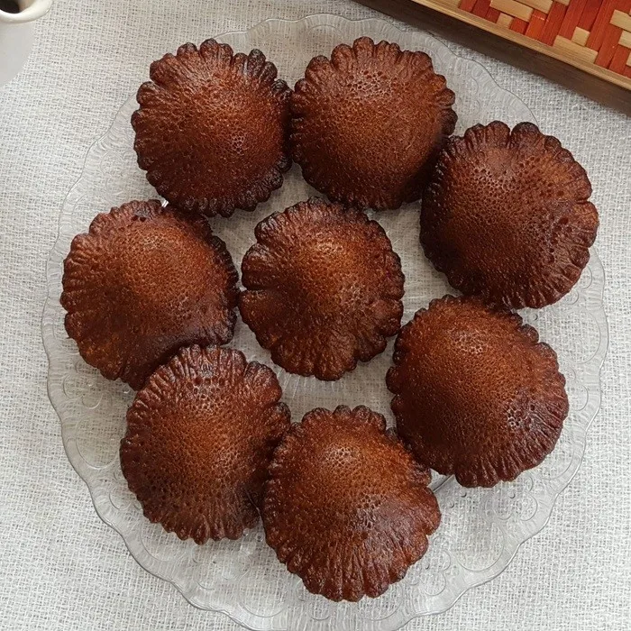 Handesh — Bangladeshi Rice Flour Pastries with Date Molasses